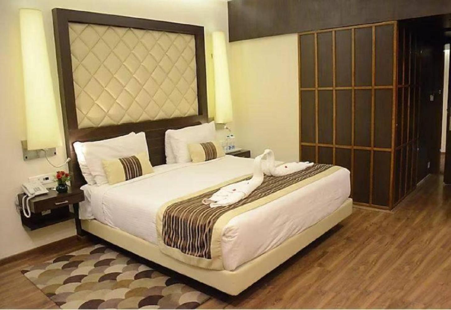 Hotel Costaa La Cage Near Delhi Airport By Gross Group Neu-Delhi Exterior foto